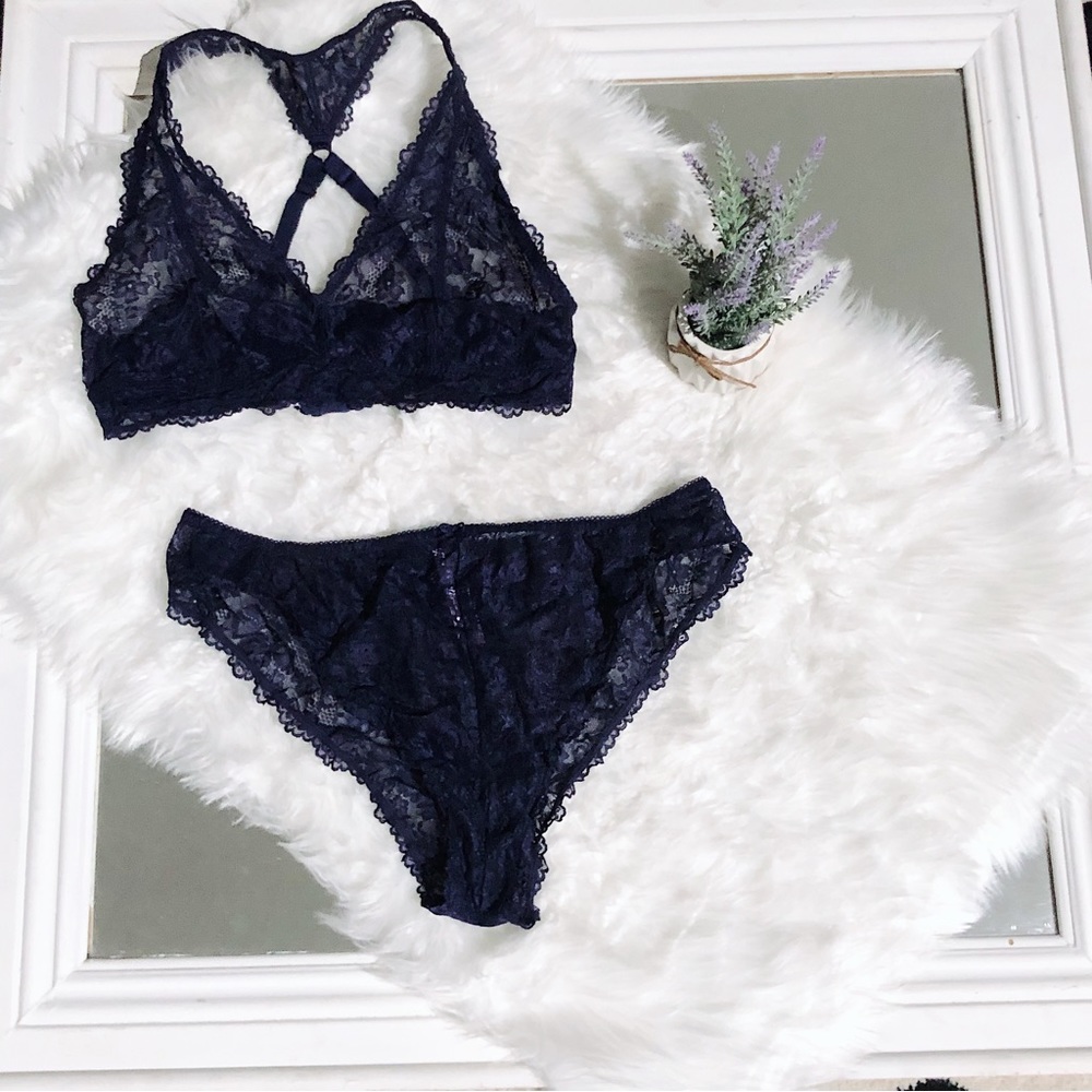 Savage X Fenty Navy Blue Lace 2 Piece Panties and Bralette Set with No Wiring - Picture 11 of 11